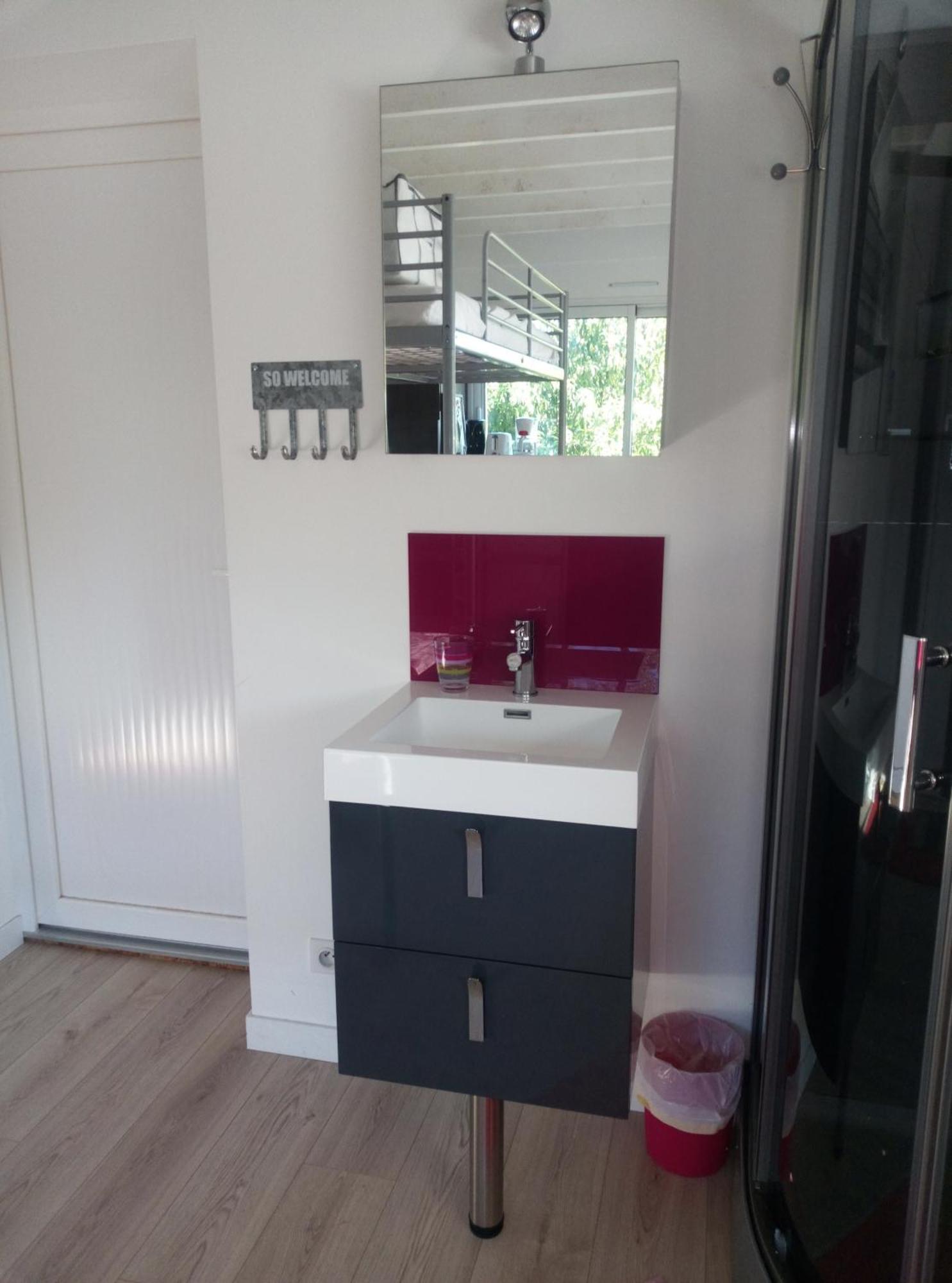 Studio meublé 1 pièce entièrement équipé sans cloisons séparatives Chavagnes-en-Paillers Extérieur photo